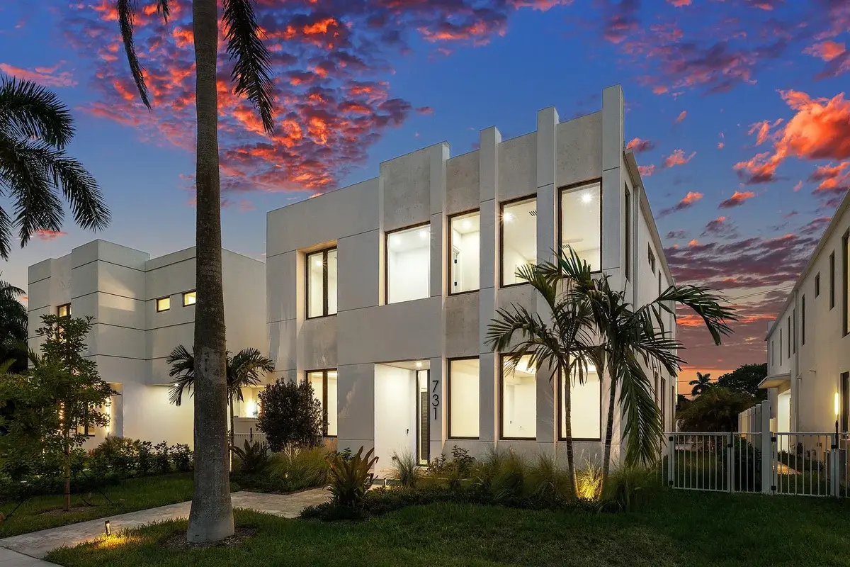 731 SE 4th Ave, Delray Beach: photo 1 of 99