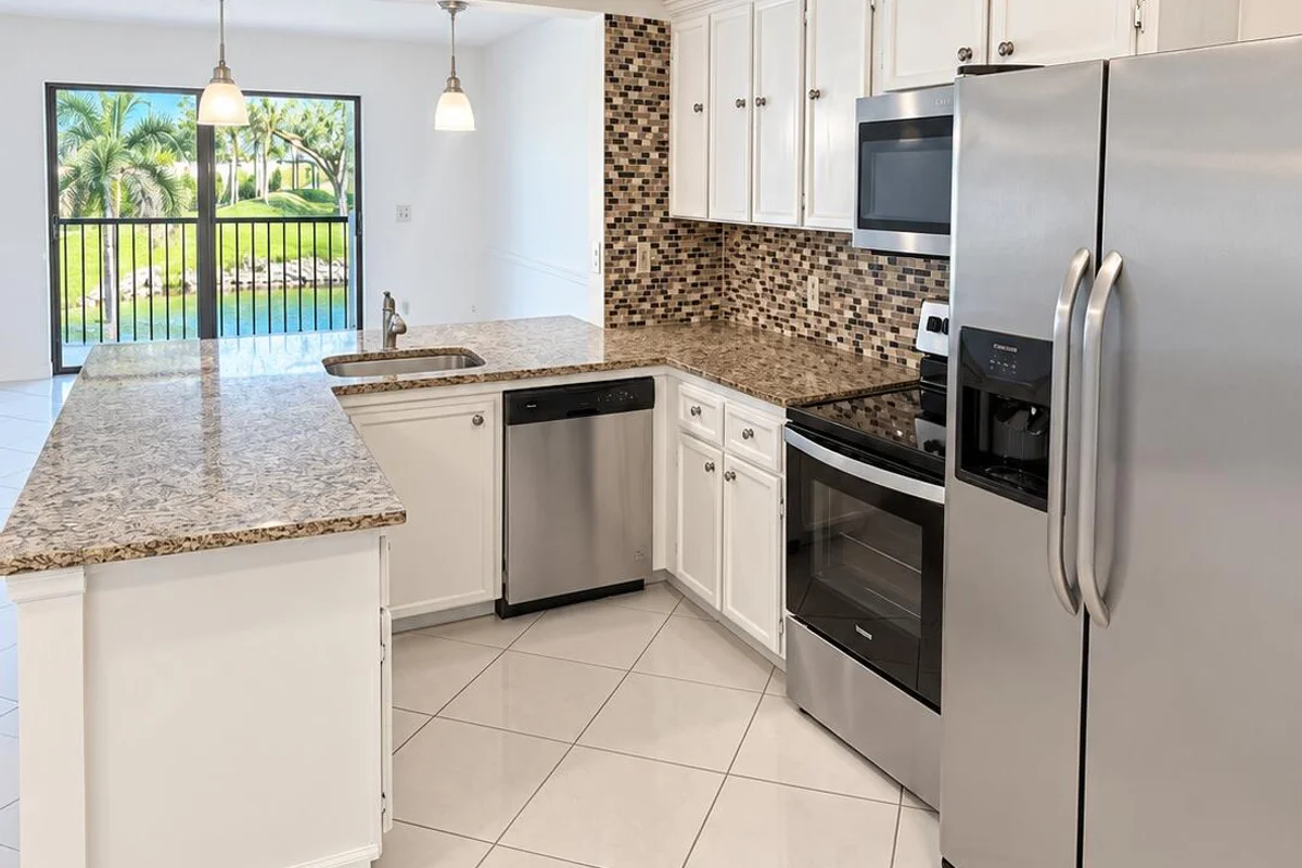 23288 SW Lyons Rd #106, Boca Raton: photo 1 of 9