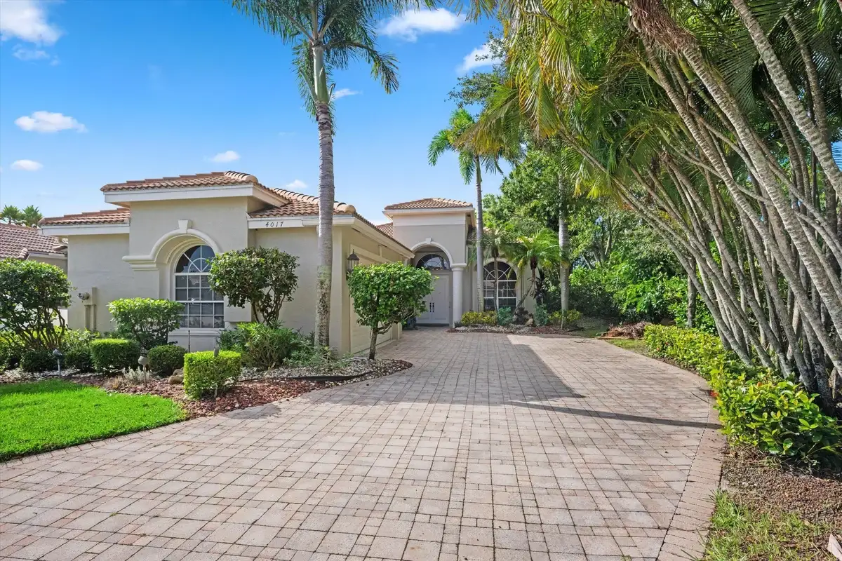 4017 Manchester Lake Dr, Lake Worth: photo 1 of 57