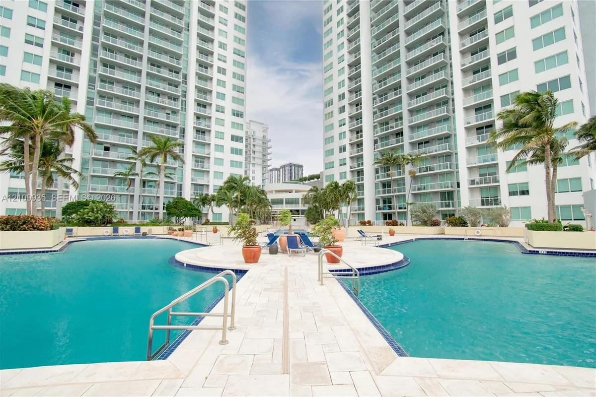 253 NE 2nd St #315, Miami: photo 1 of 28