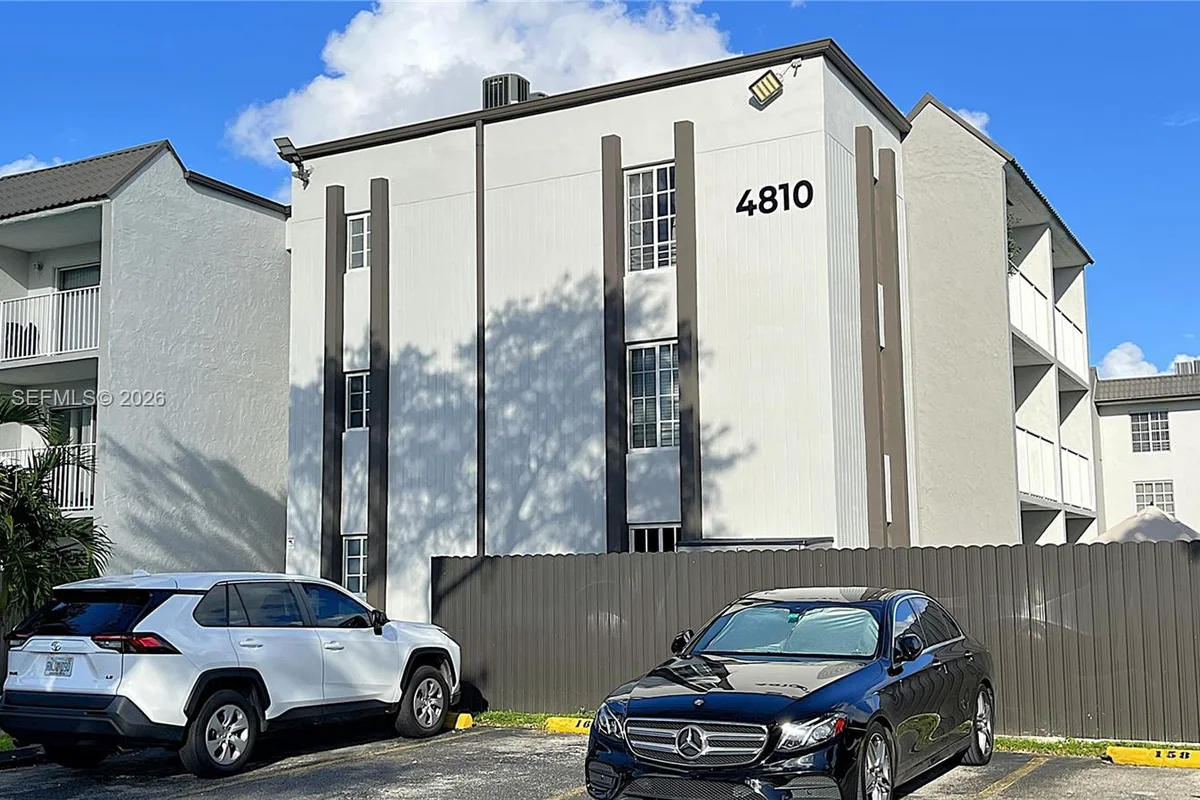 4810 NW 79 Ave #107, Doral: photo 1 of 24