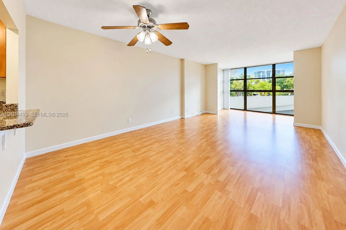 400 Leslie Dr #205, Hallandale Beach: photo 1 of 15