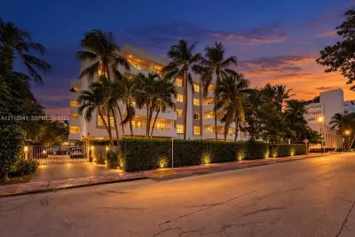 1610 Lenox Ave #516, Miami Beach: photo 1 of 28