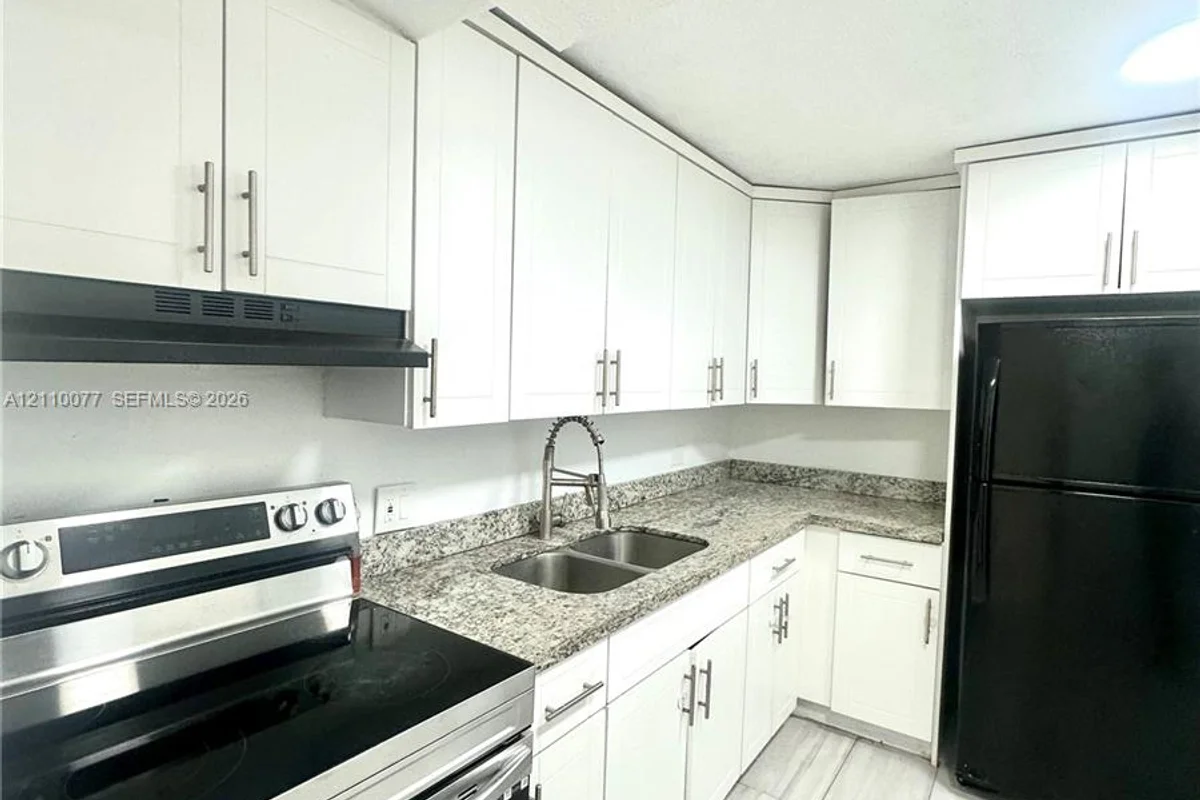 447 NE 195th St #214, Miami: photo 1 of 20