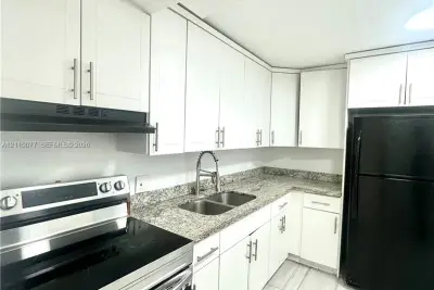 447 NE 195th St #214, Miami: photo 1 of 20