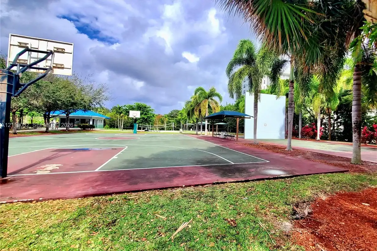 605 Oaks Dr #601, Pompano Beach: photo 1 of 21