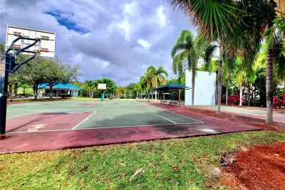 605 Oaks Dr #601, Pompano Beach: photo 1 of 21