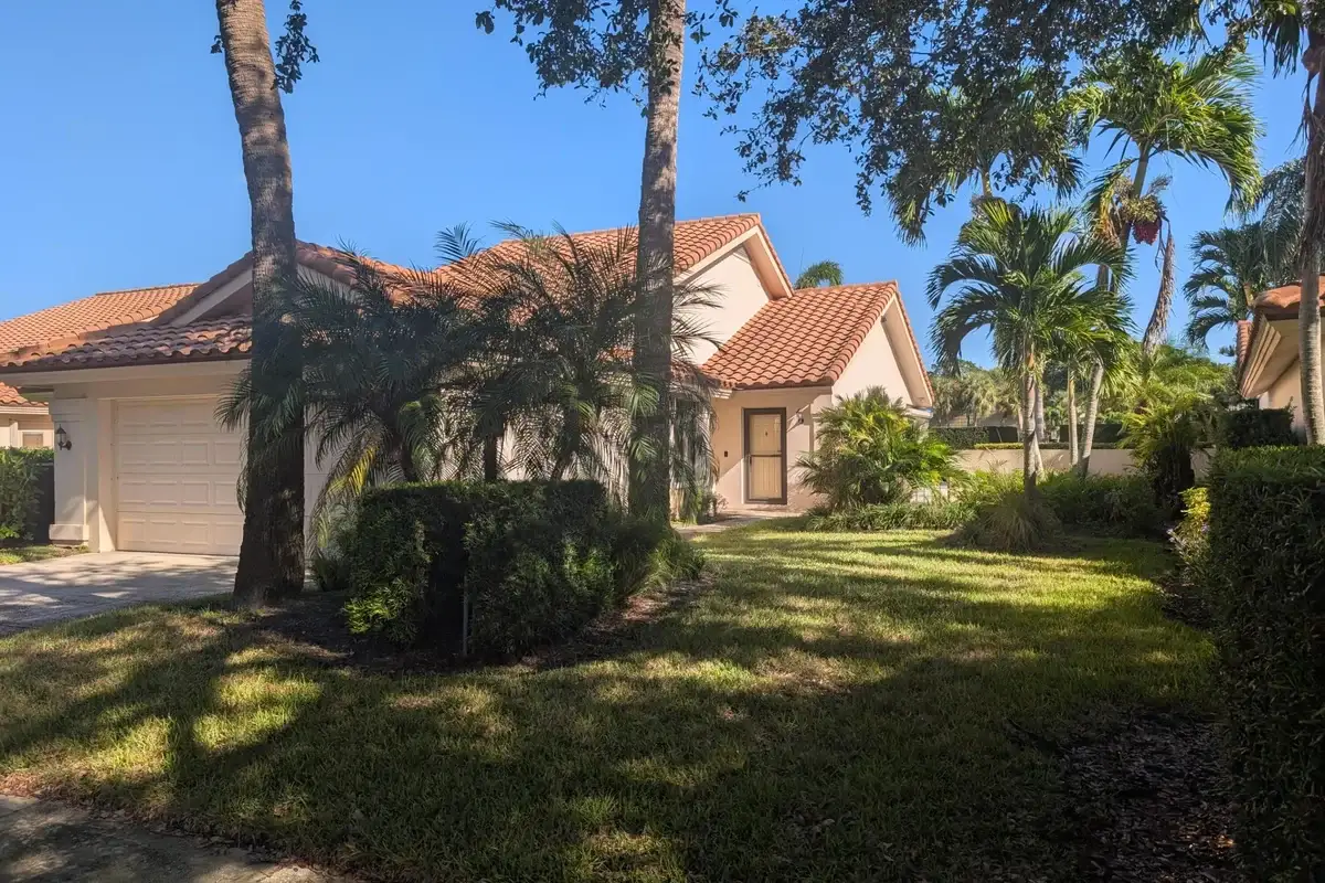 2624 Mohawk Cir, West Palm Beach: photo 1 of 17