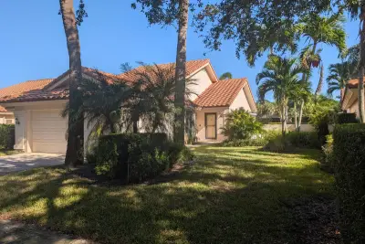 2624 Mohawk Cir, West Palm Beach: photo 1 of 17
