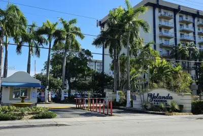 801 NW 47th Ave #120w, Miami: photo 1 of 29