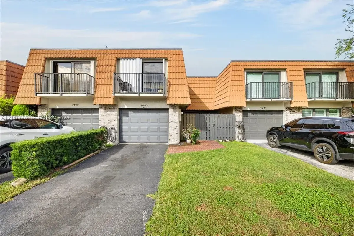 1403 SW 110th Way, Davie: photo 1 of 47
