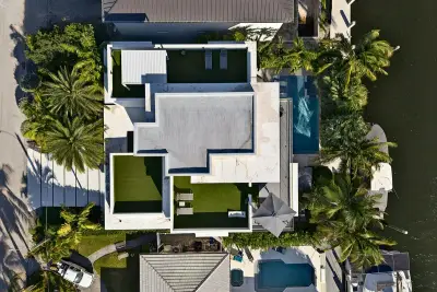 1736 SE 14th St, Fort Lauderdale: photo 1 of 101