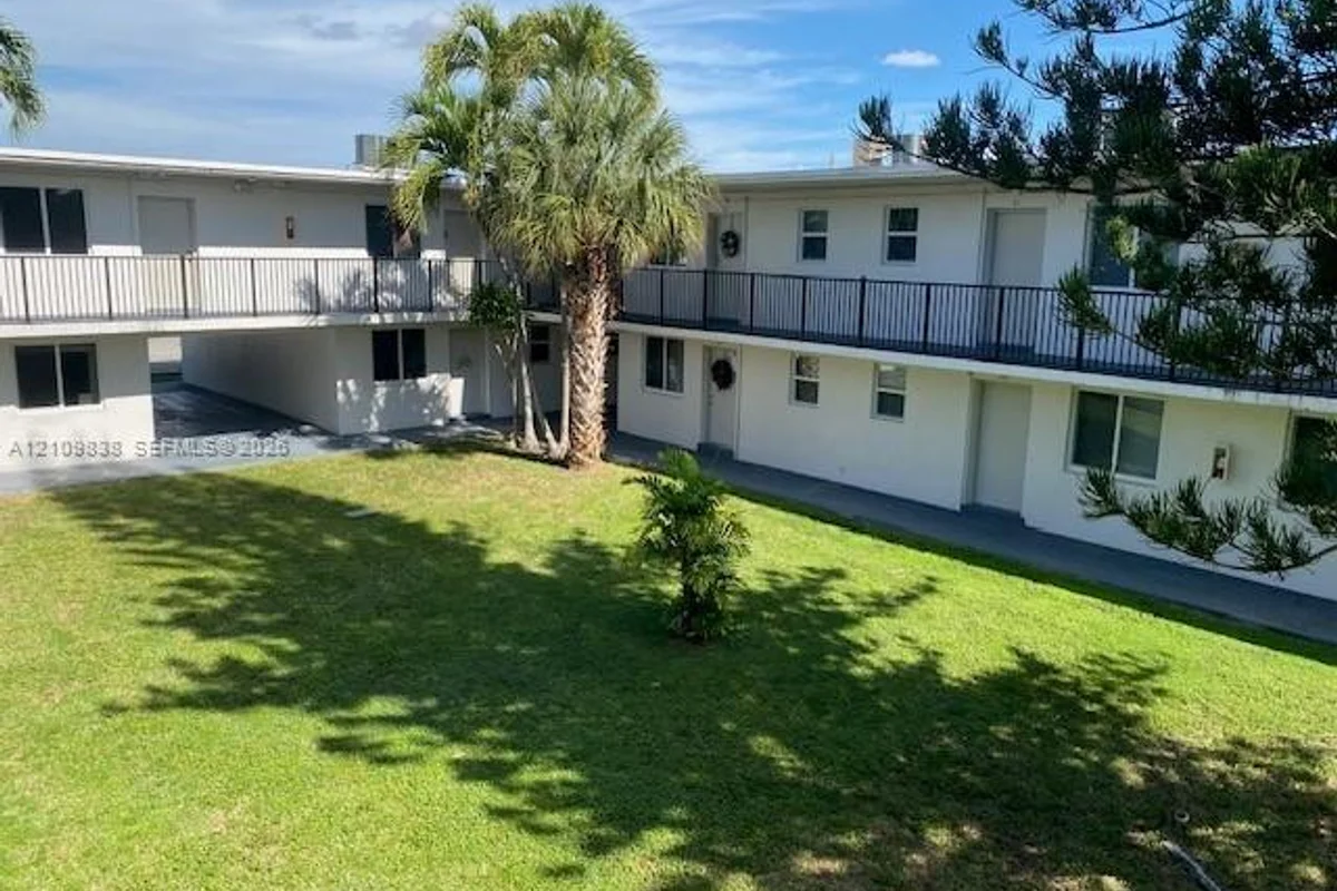 6705 SW 44th St #40, Miami: photo 1 of 6