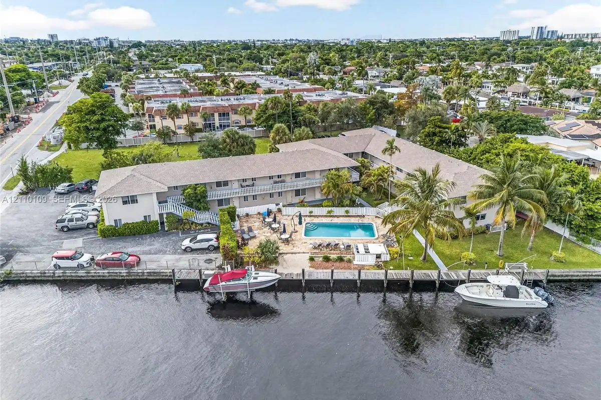 199 E Mcnab Rd #101, Pompano Beach: photo 1 of 18