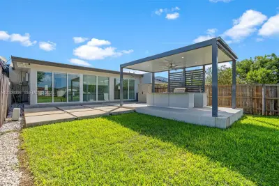 4252 SW 131st Ave, Miami: photo 1 of 44
