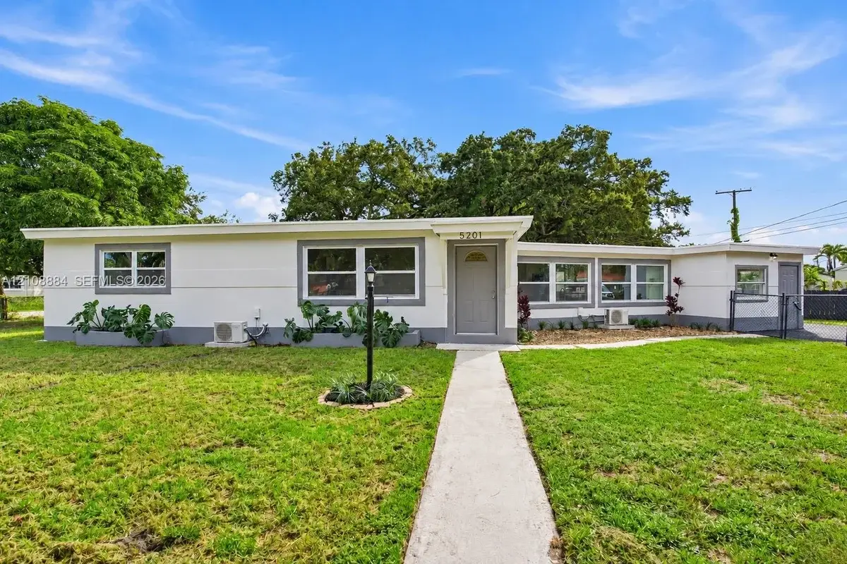 5201 SW 28th Ter, Dania Beach: photo 1 of 15