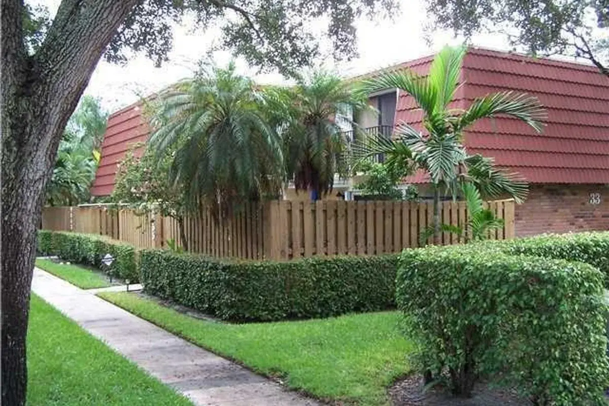 9855 NW 6th Ct, Plantation: photo 1 of 22