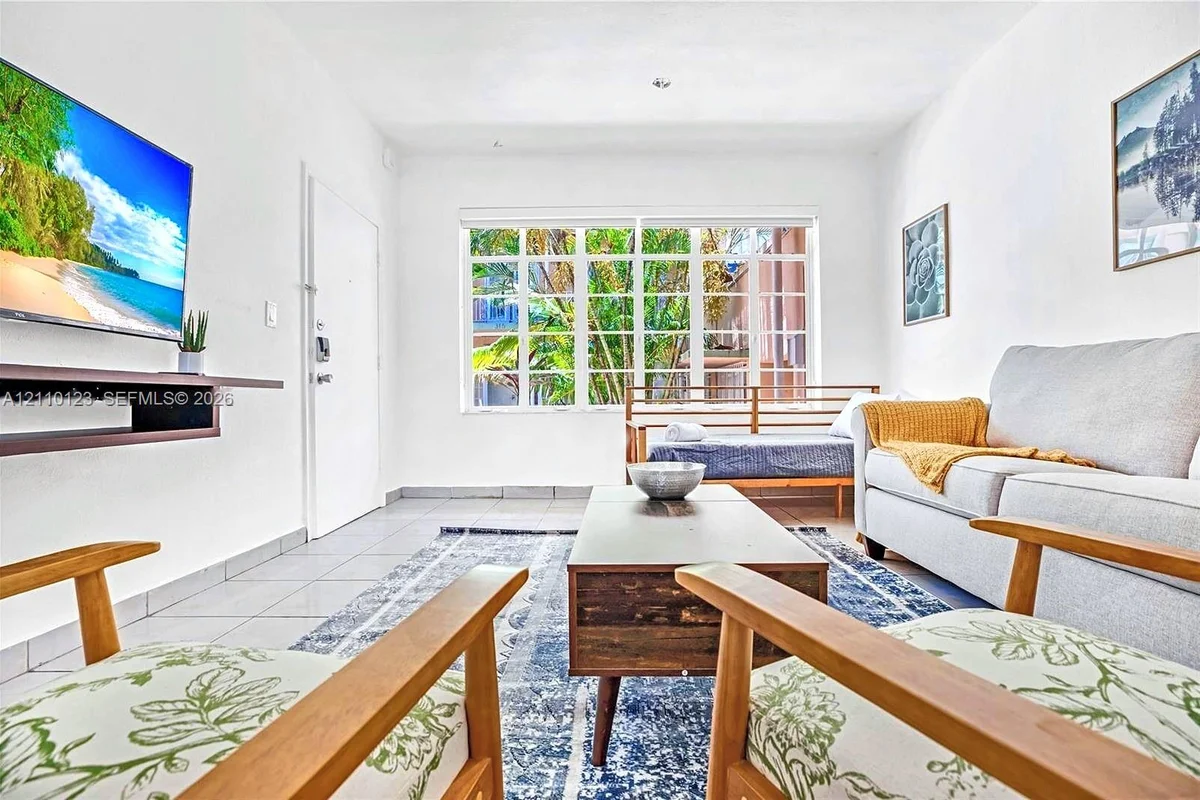 301 86th St #303-3, Miami Beach: photo 1 of 17