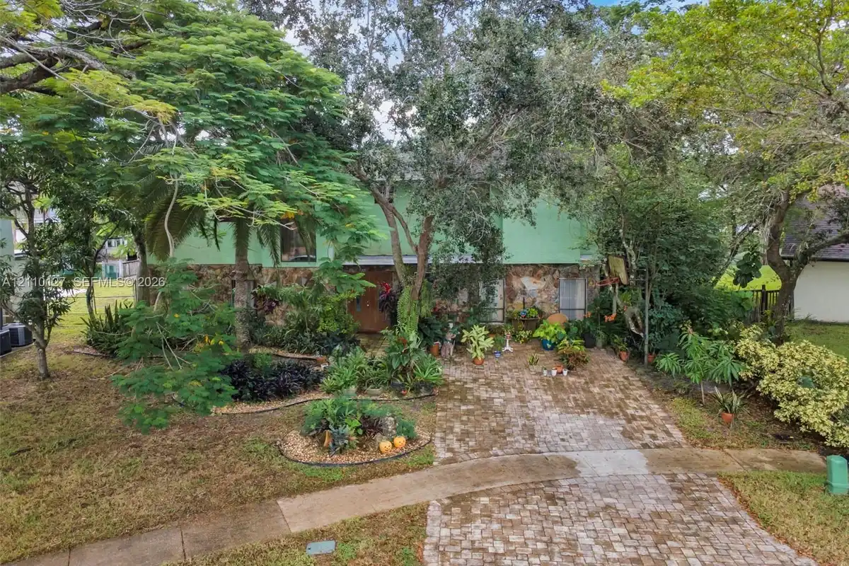 10164 SW 52nd St, Cooper City: photo 1 of 44