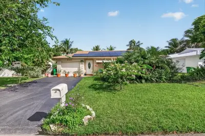 9417 NW 70th Pl, Tamarac: photo 1 of 37