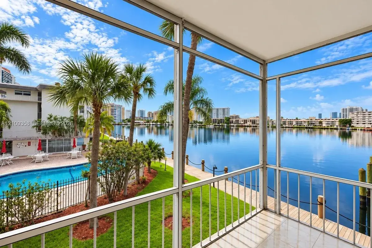2200 Diana Dr #218, Hallandale Beach: photo 1 of 16