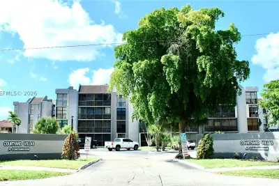 18000 NW 68th Ave #409A, Hialeah: photo 1 of 24