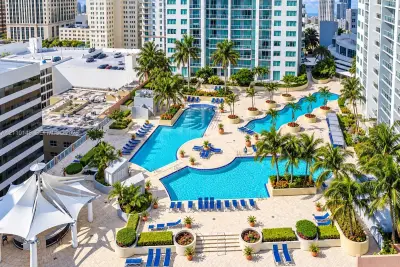244 Biscayne Blvd #2405, Miami: photo 1 of 16
