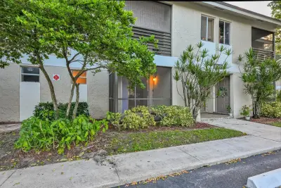 109 Gardens Dr #103, Pompano Beach: photo 1 of 18