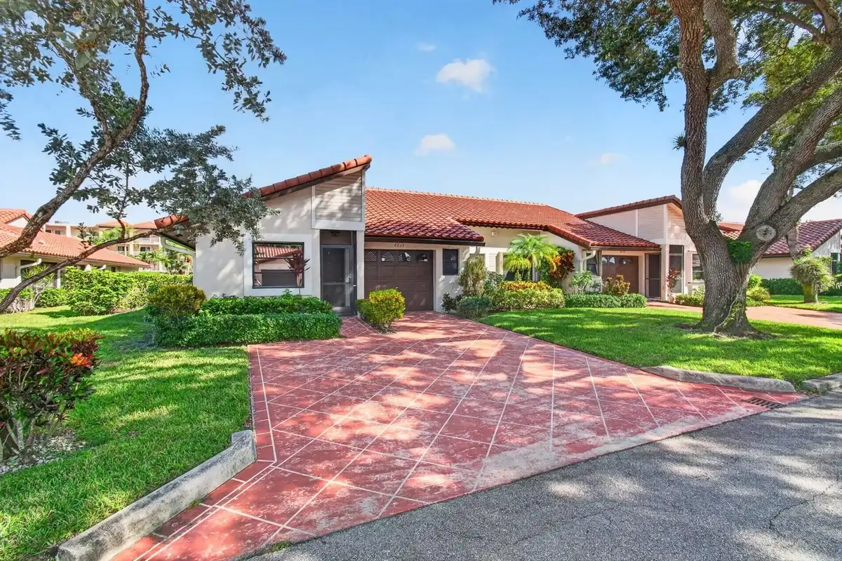 6235 Kings Gate Cir, Delray Beach: photo 1 of 32