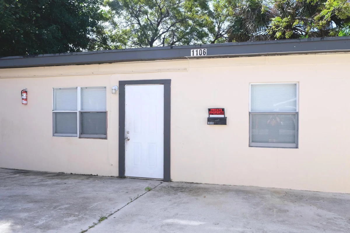 1106 22nd St, West Palm Beach: photo 1 of 15
