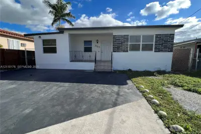 3315 SW 91st Ave #1, Miami: photo 1 of 11