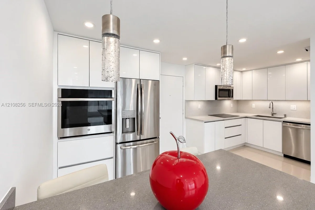 9350 Fontainebleau Blvd #110, Miami: photo 1 of 24
