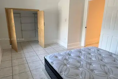 427 SW 11th Ave #2, Miami: photo 1 of 12