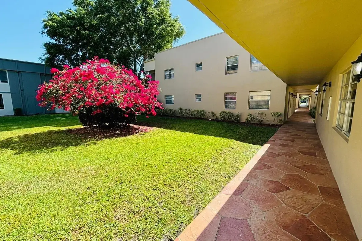 831 Normandy R, Delray Beach: photo 1 of 24
