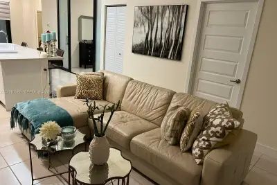 8045 NW 104th Ave #3, Doral: photo 1 of 10