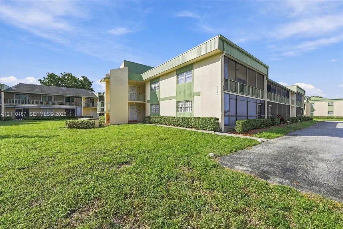 4132 NW 88th Ave #102, Coral Springs: photo 1 of 25