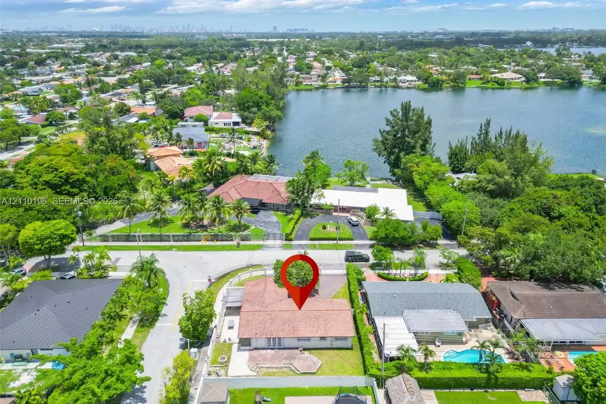 4400 SW 89th Ave, Miami: photo 1 of 39