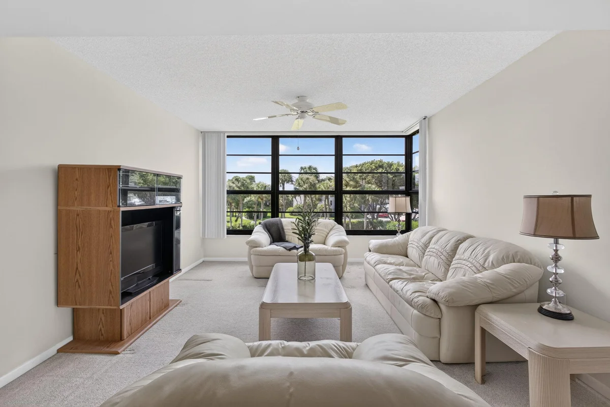 3626 Whitehall Dr #306, West Palm Beach: photo 1 of 22