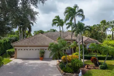 8348 NW 44th St, Coral Springs: photo 1 of 60