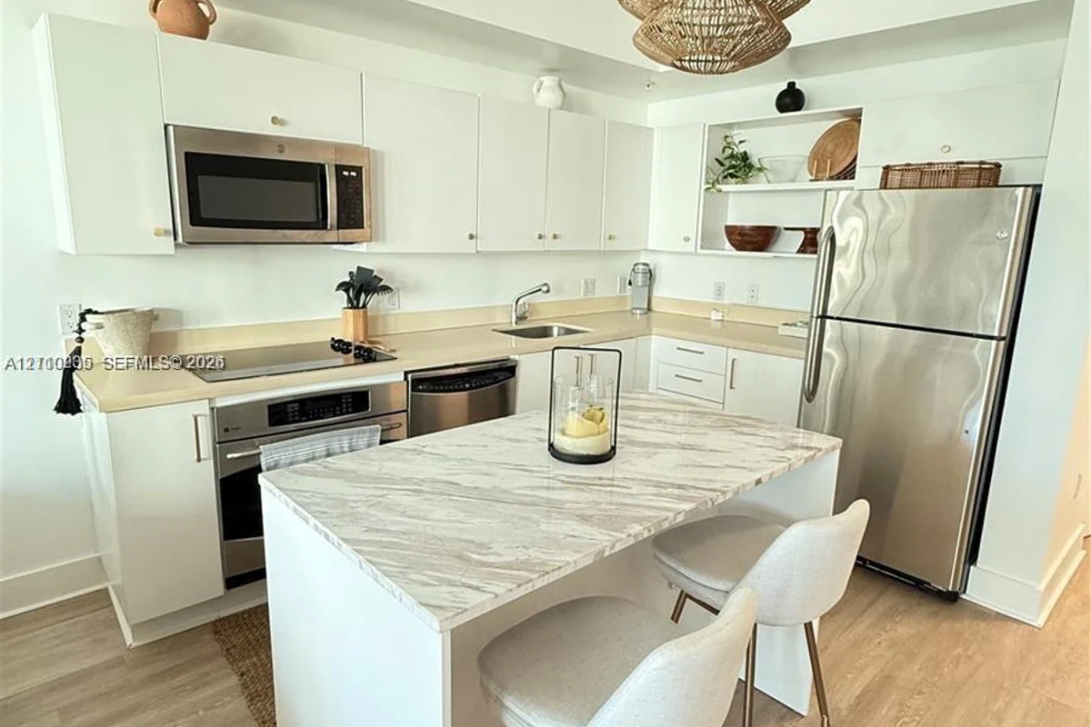 90 SW 3rd St #1114, Miami: photo 1 of 29