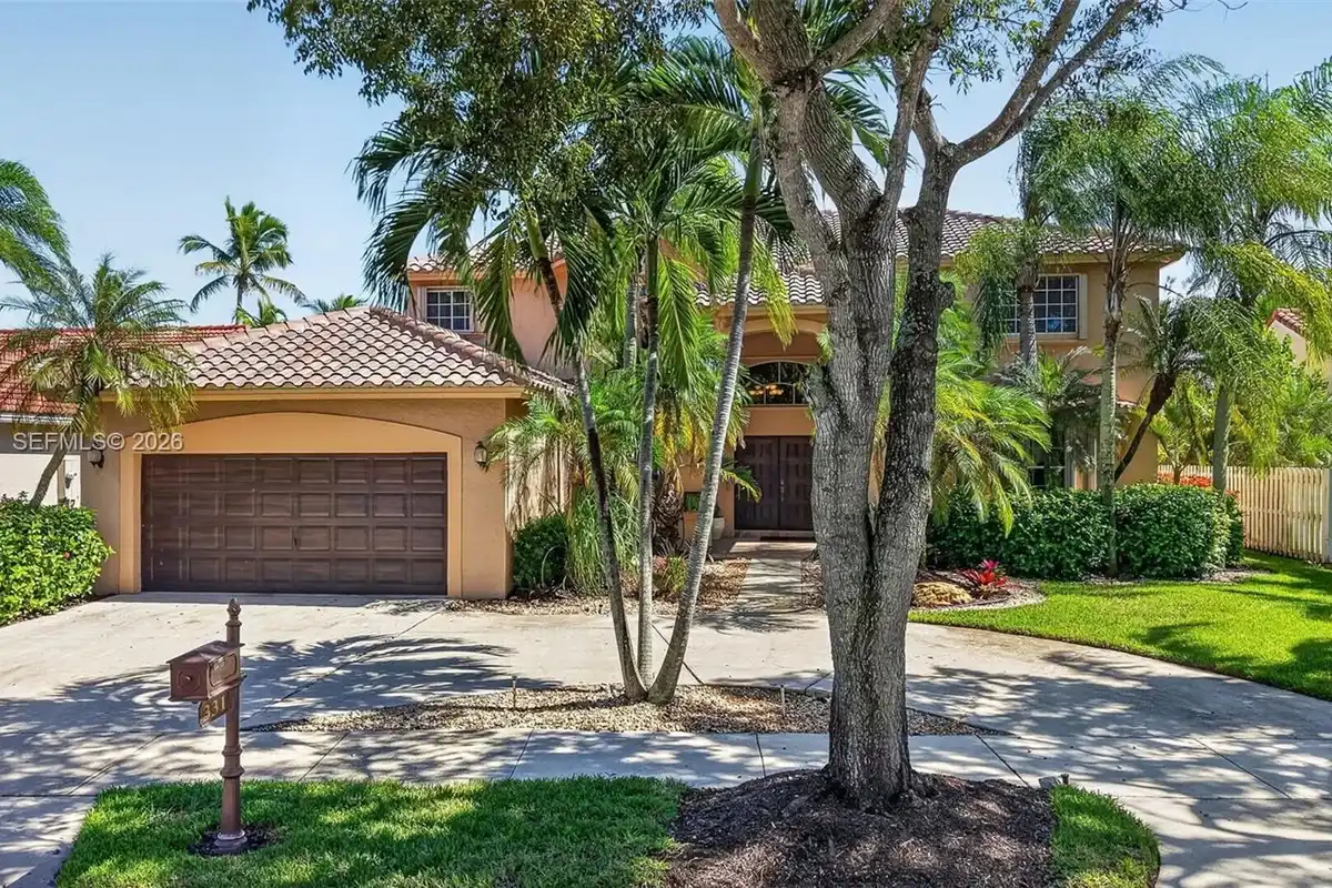 331 Fairmont Way, Weston: photo 1 of 63