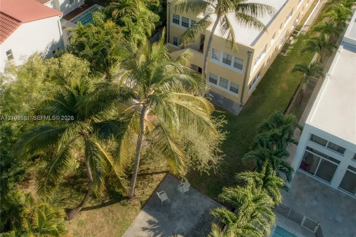 4342 Sheridan Ave #4, Miami Beach: photo 1 of 18
