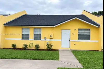11537 Louis St, Miami: photo 1 of 19