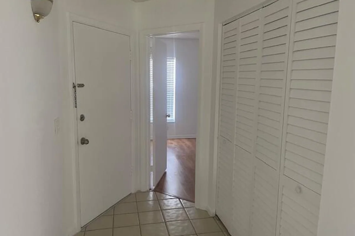 342 Southwind Dr #119, North Palm Beach: photo 1 of 12