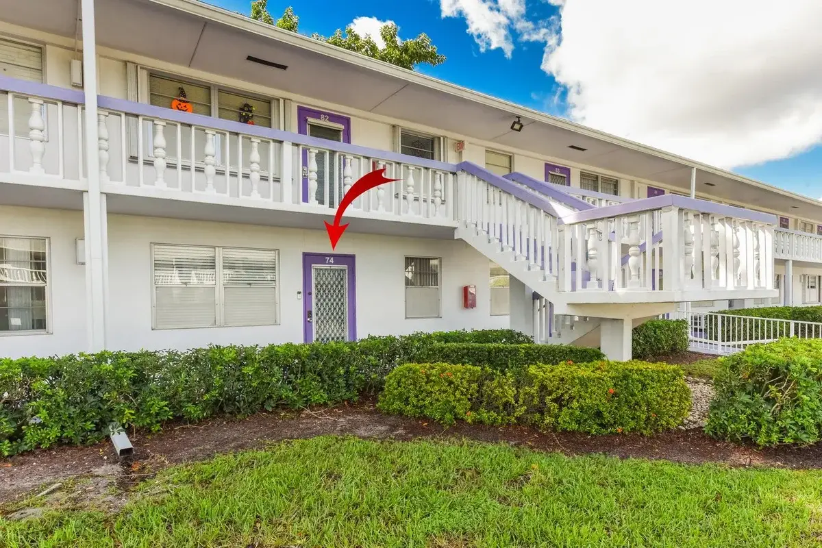 74 Newport Ct E, Deerfield Beach: photo 1 of 27