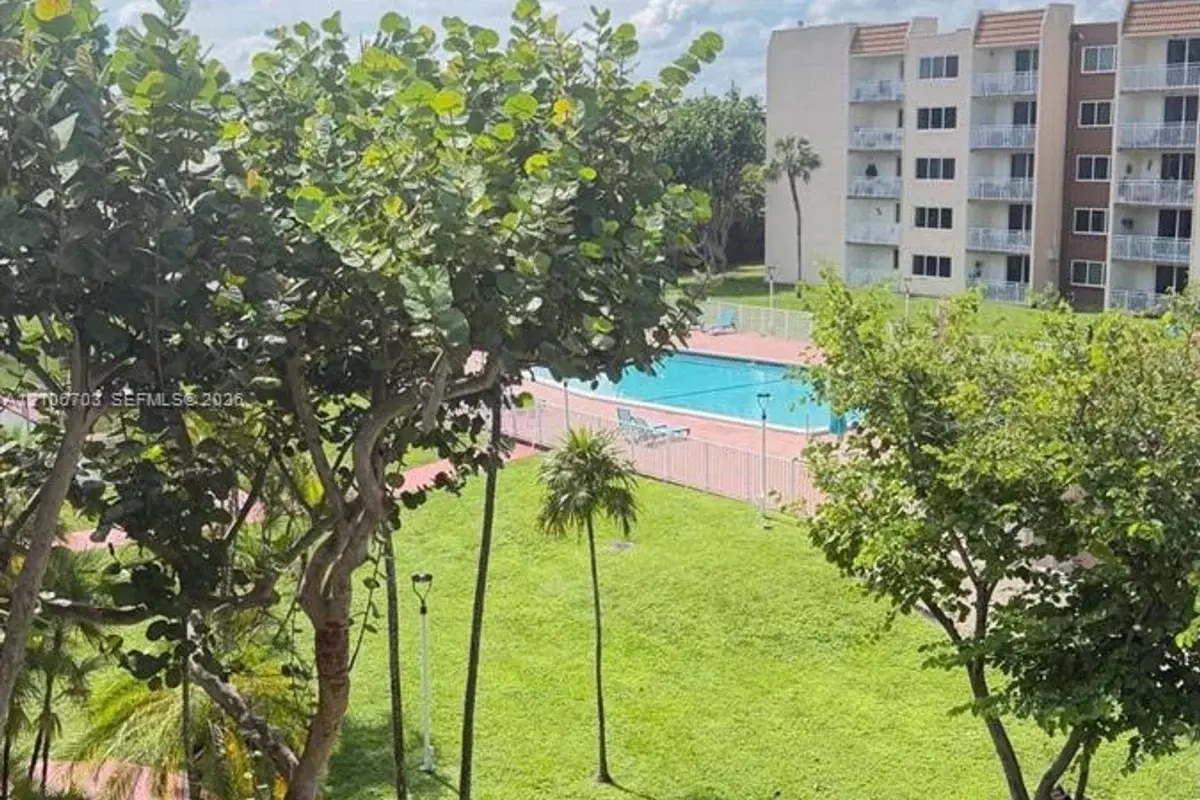 6930 Miami Gardens Dr #1-417, Hialeah: photo 1 of 20