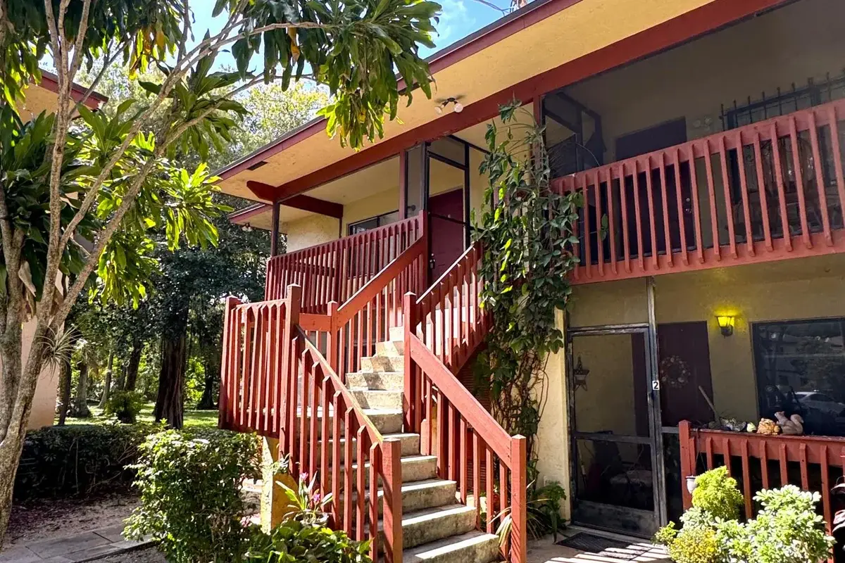 4281 NW 19th St #7, Lauderhill: photo 1 of 9
