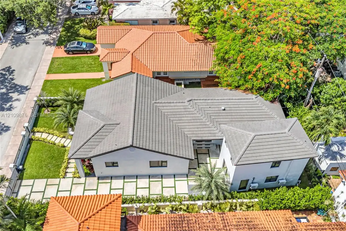 1205 Wallace St, Coral Gables: photo 1 of 54