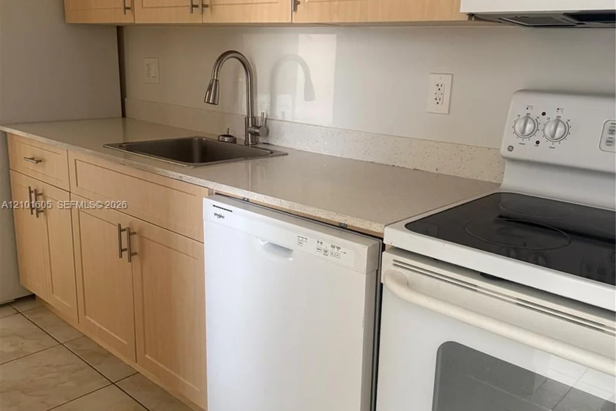 2234 NW 52nd Ave, Lauderhill: photo 1 of 18