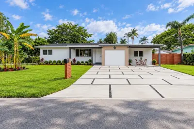 500 NW 30th St, Wilton Manors: photo 1 of 24